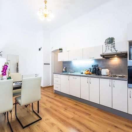 Wenceslas Square 2 Bedroom Apartment ปราก ภายนอก รูปภาพ