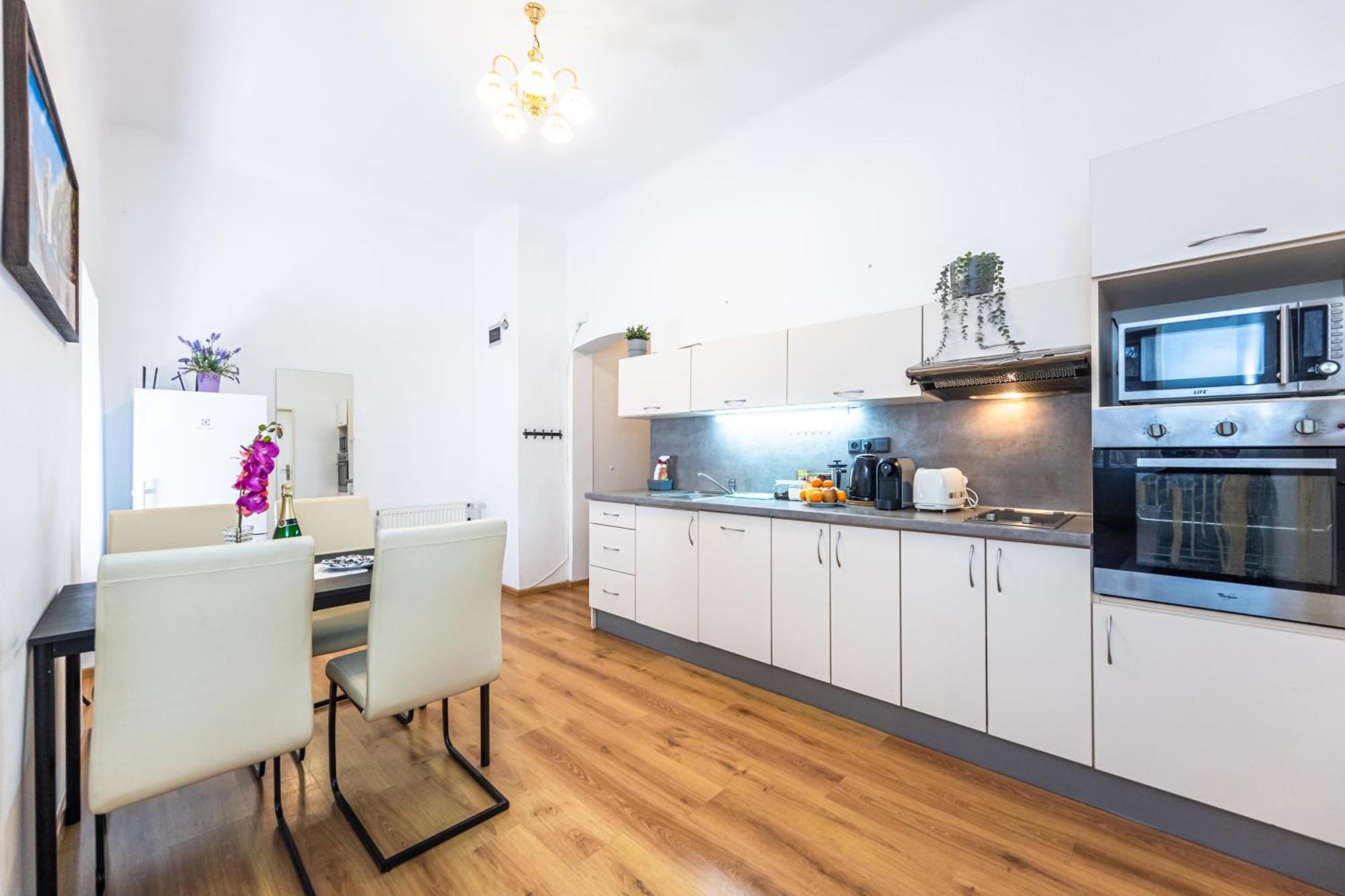 Wenceslas Square 2 Bedroom Apartment ปราก ภายนอก รูปภาพ